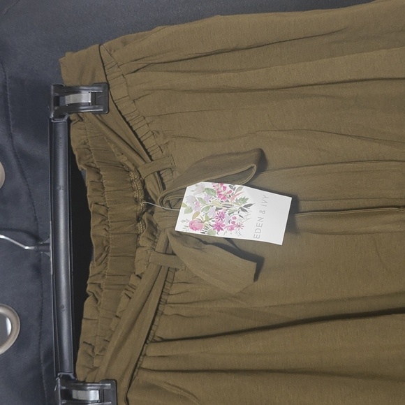 Wide Leg Crop Pants - Picture 5 of 6